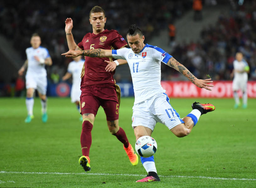 包含瑞典大胜格鲁吉亚，备战重要足球盛事的词条