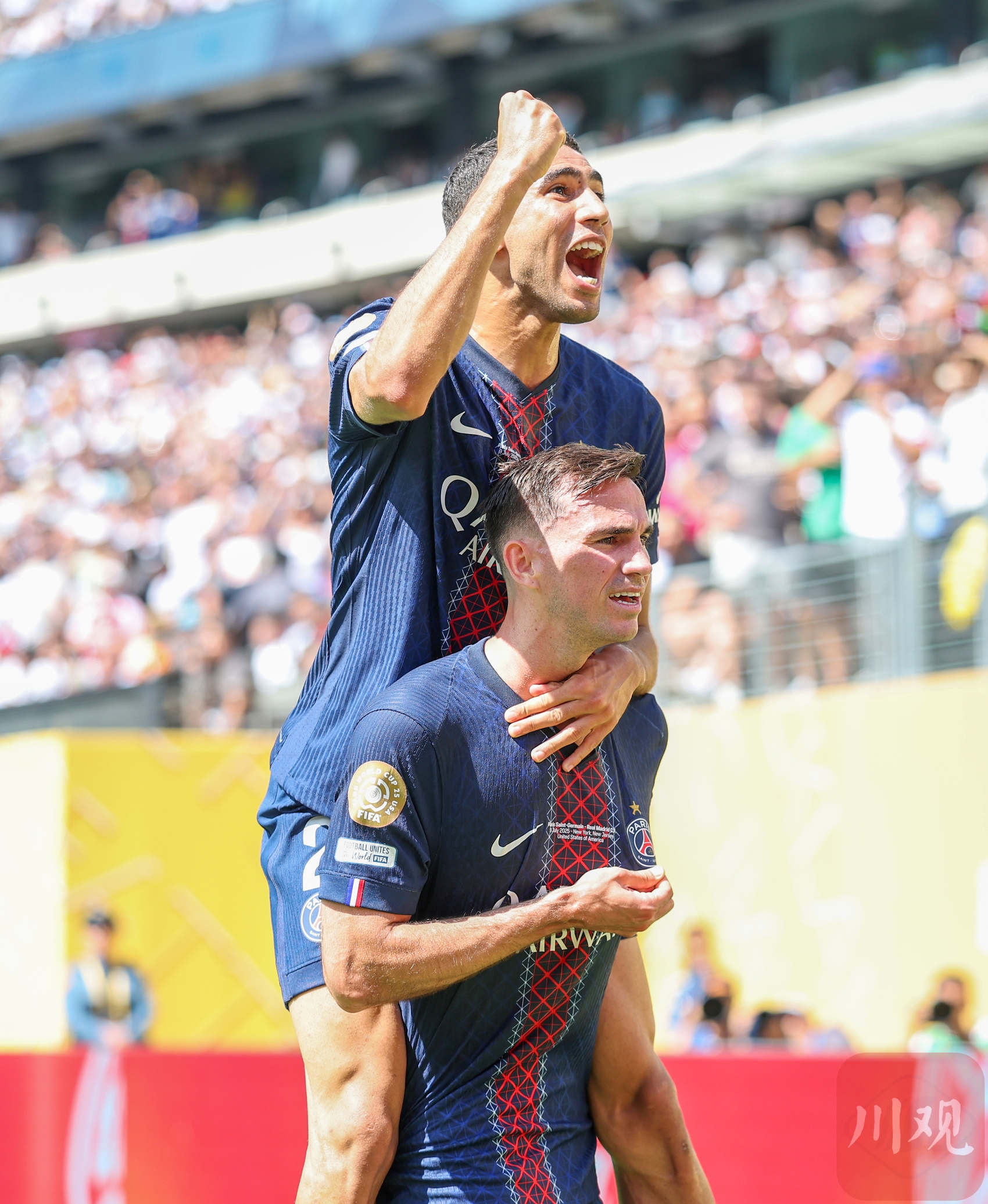 包含巴黎球员准备备战下一场比赛，集中精力的词条