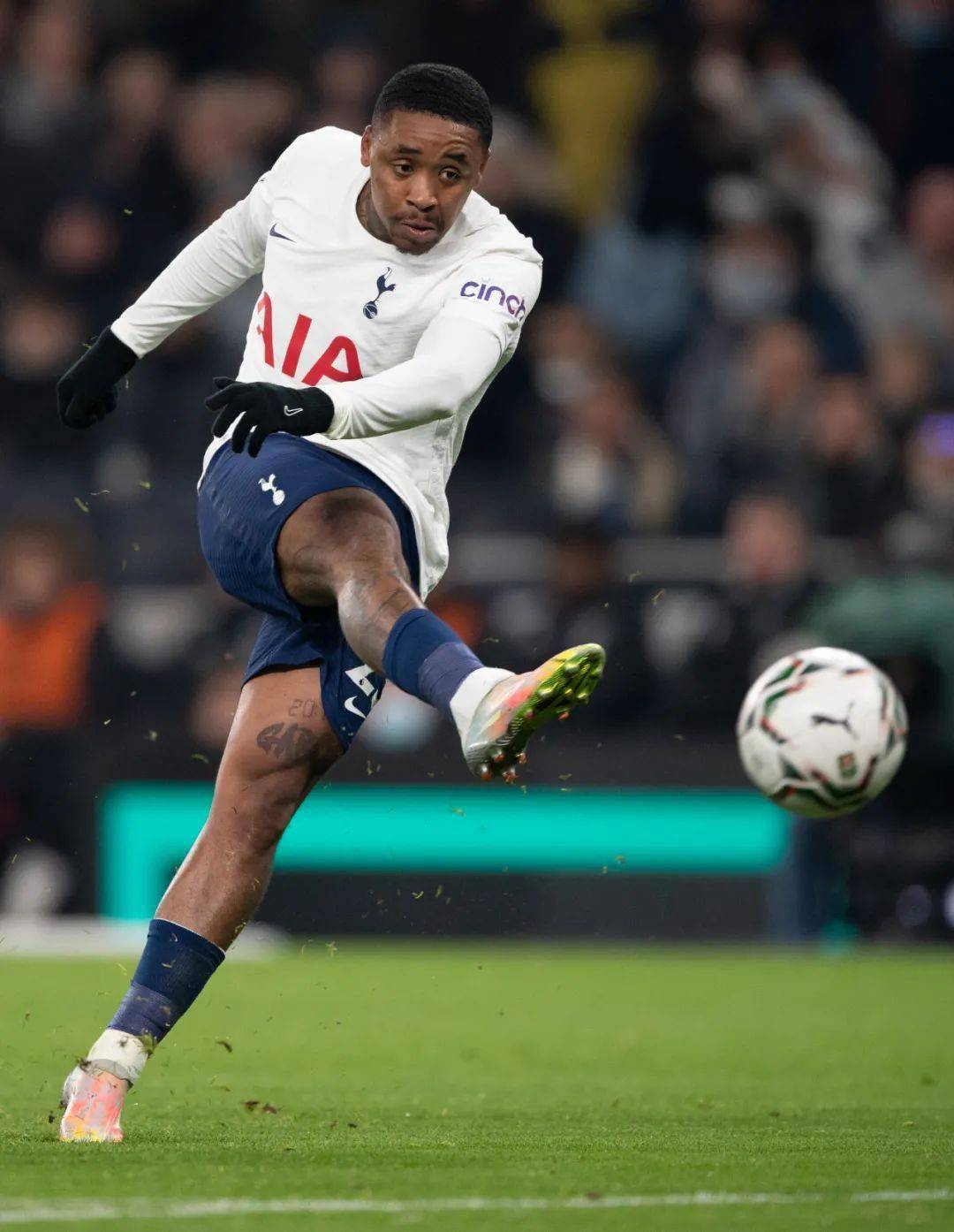 球场上的风云变幻，一触即发