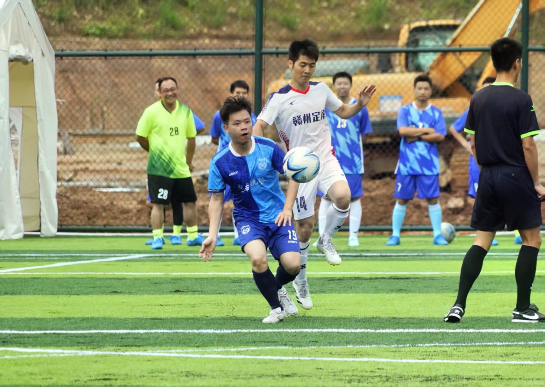 九游官网-激烈角逐助球队锻炼团队默契协作的简单介绍