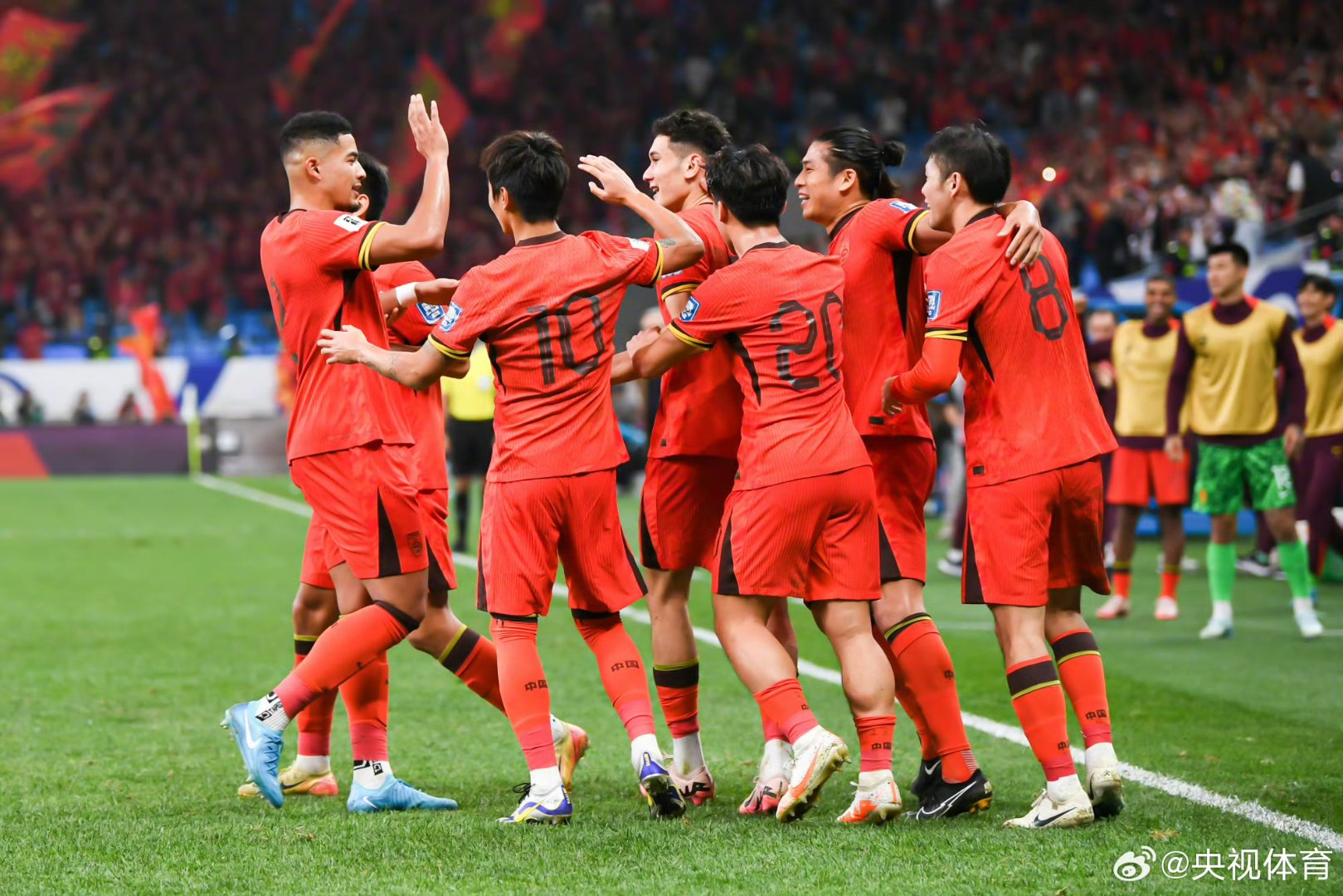 九游体育直播-包含国内赛场上的比赛愈发激烈，豪门对决备受瞩目的词条