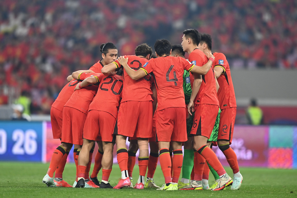 包含国内赛场上的比赛愈发激烈，豪门对决备受瞩目的词条