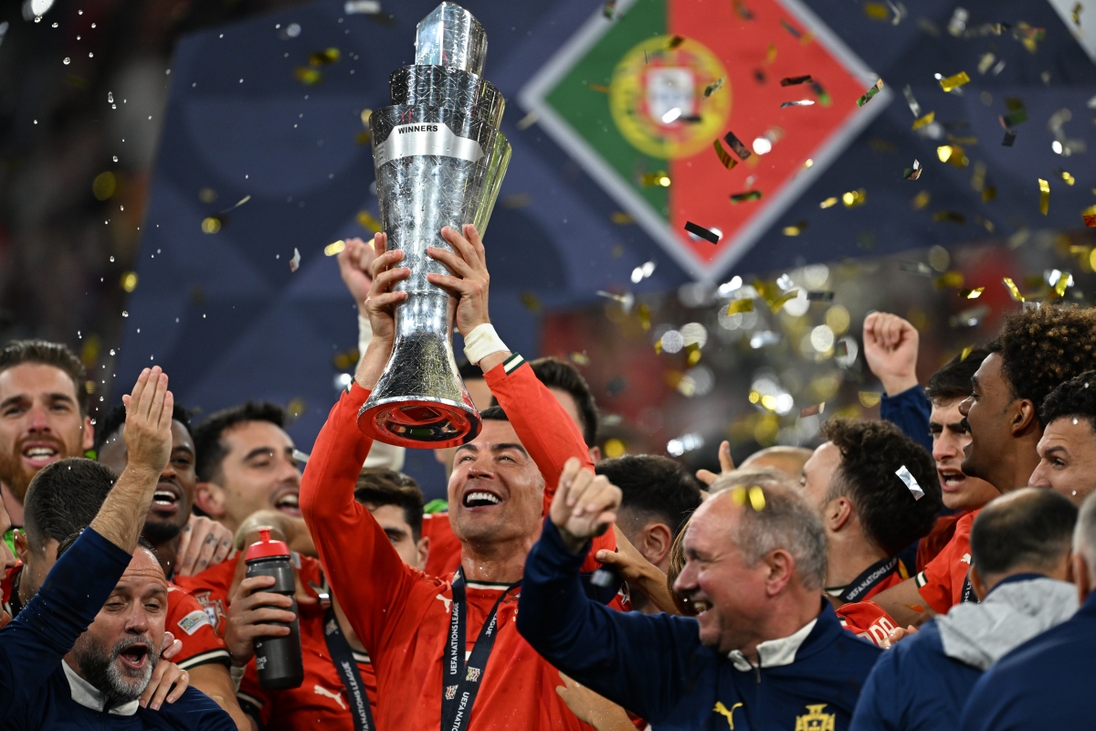 包含葡萄牙大胜立陶宛，晋级形势一片大好的词条