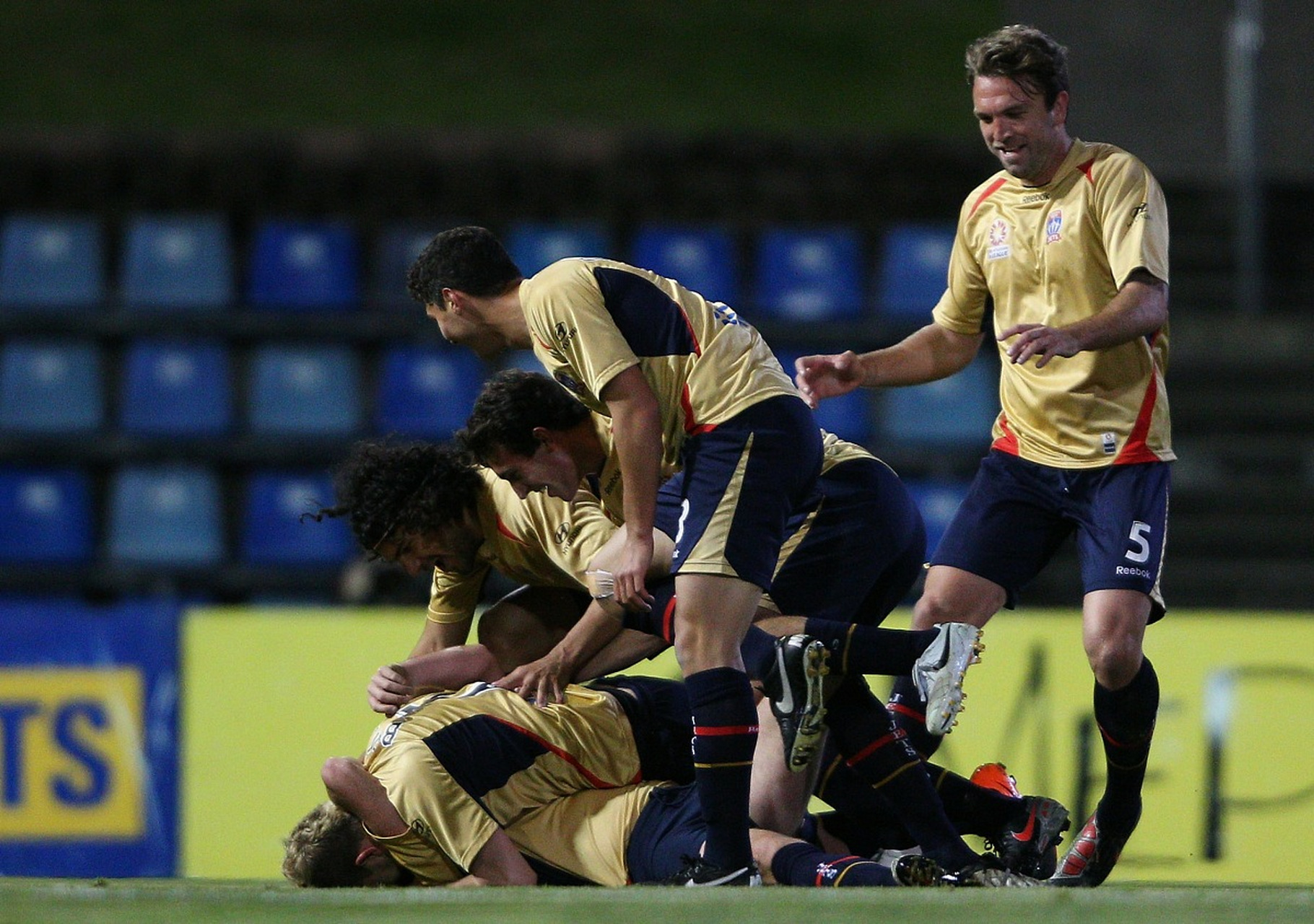 纽卡斯尔客场战平埃弗顿，表现令人鼓舞的简单介绍