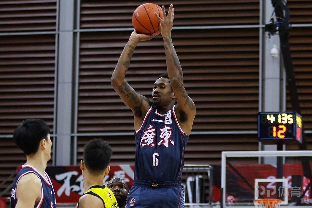 包含吉林客场力克青岛，实现四连胜连胜的词条