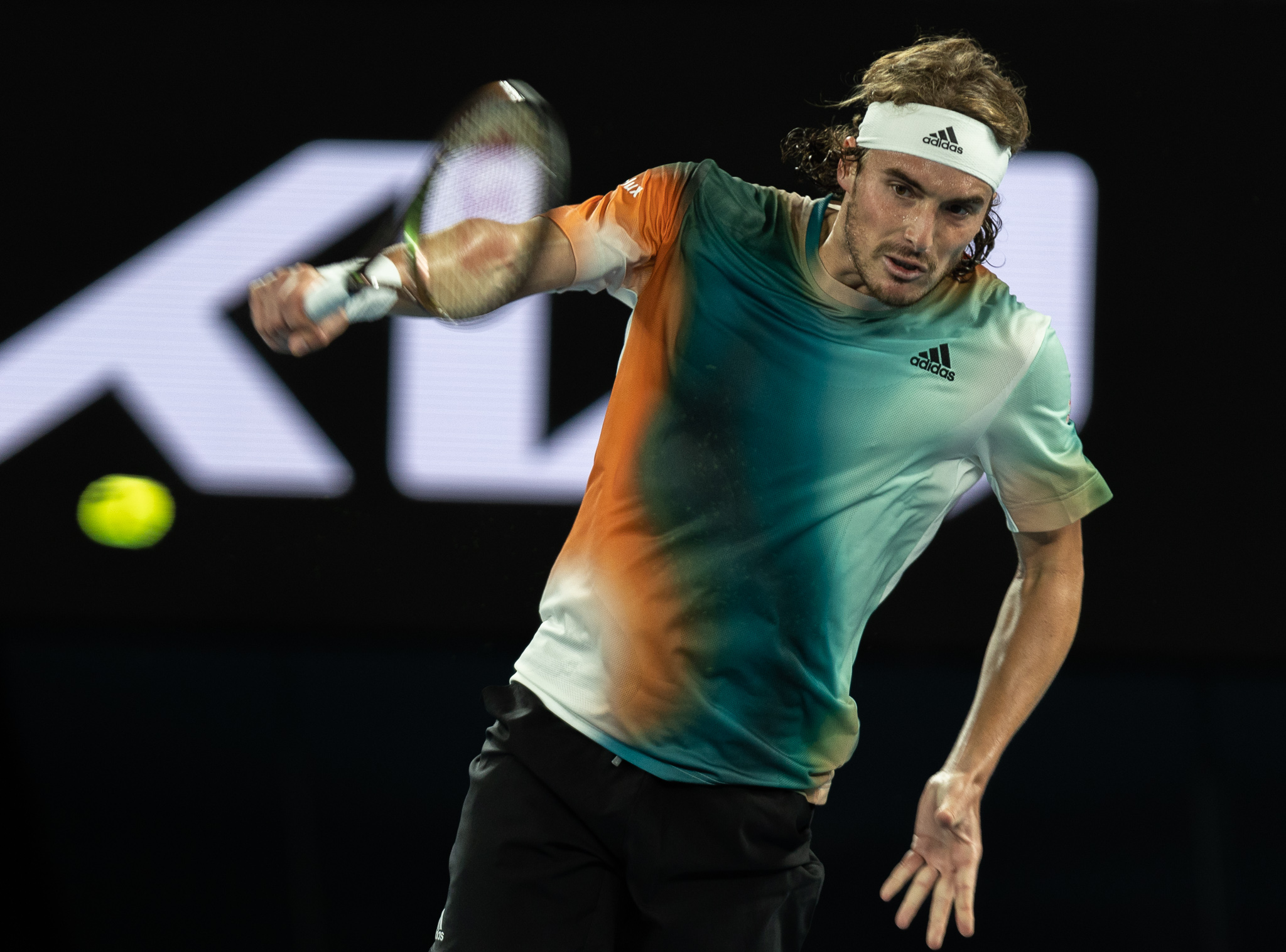 九游娱乐官方-戴维斯杯逆转澳网，西西帕斯刷新纪录