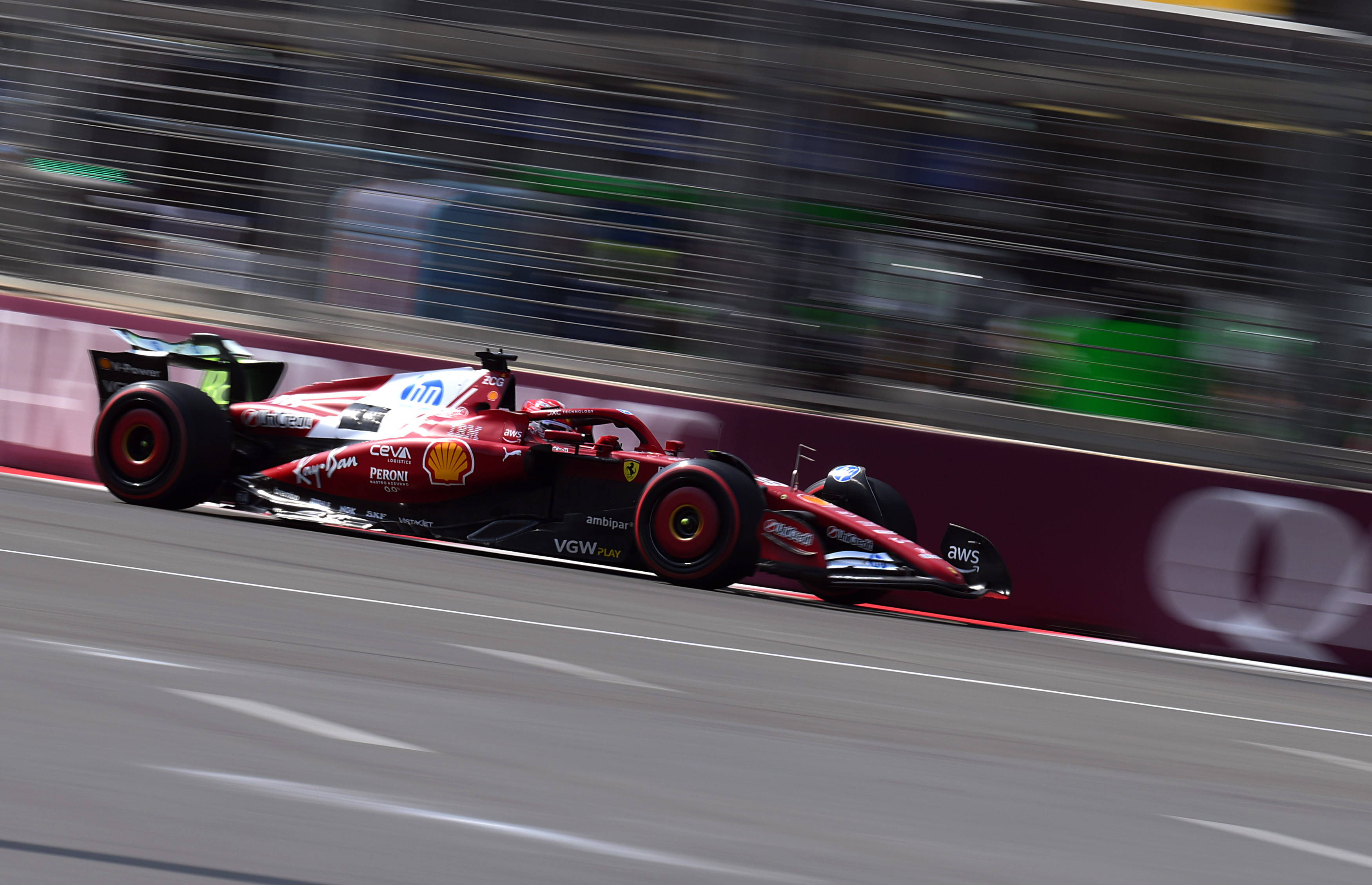 雷诺车队力克迈凯伦，汉密尔顿统治全场的简单介绍