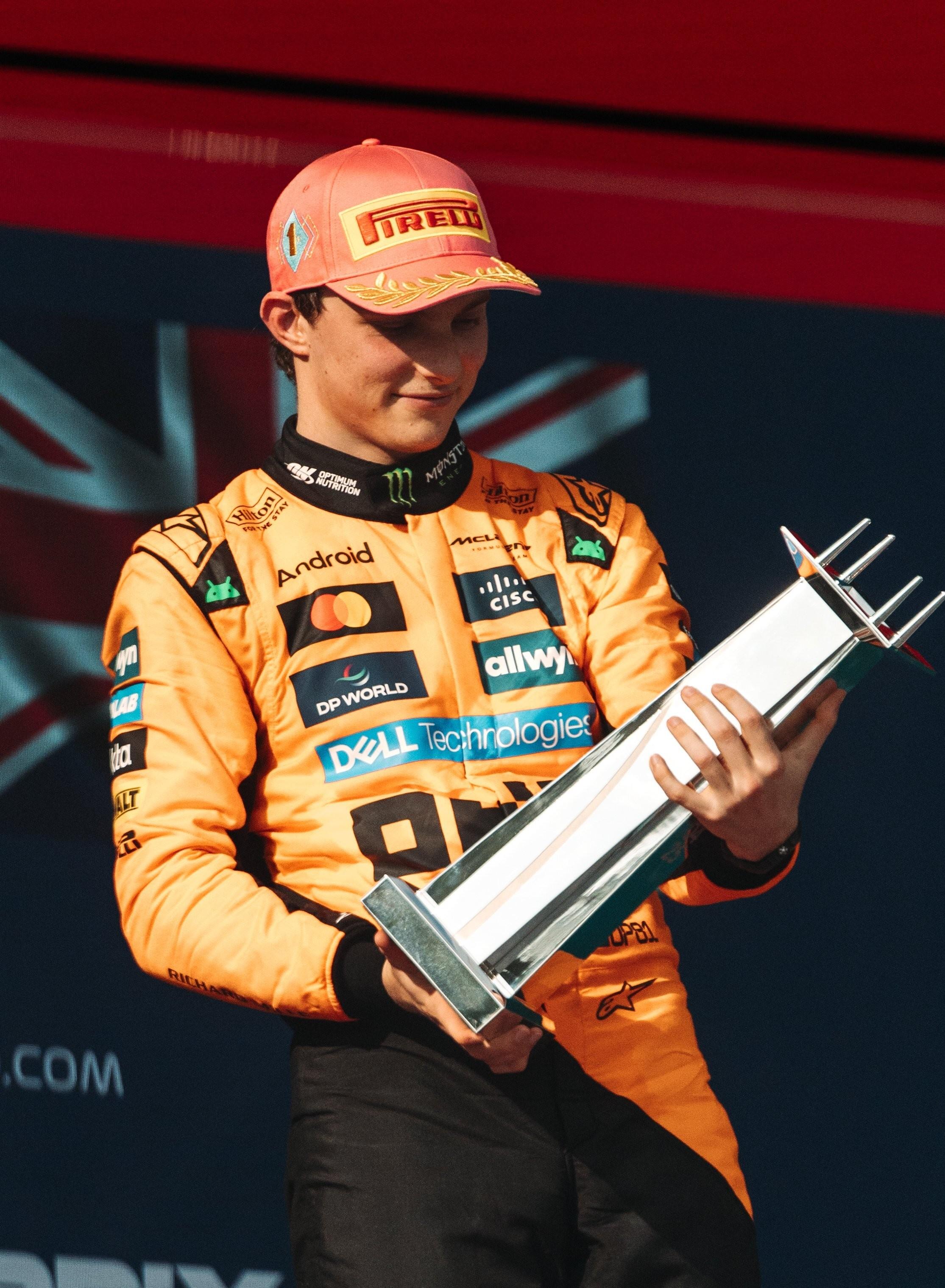 哈斯车队碾压迈凯伦，拉塞尔带队取胜